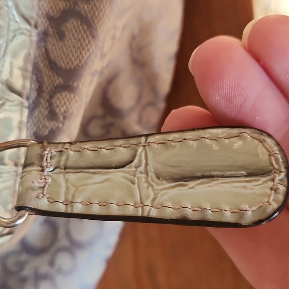 Guess Y2K green bag with bling "G" snap - Picture 6 of 16